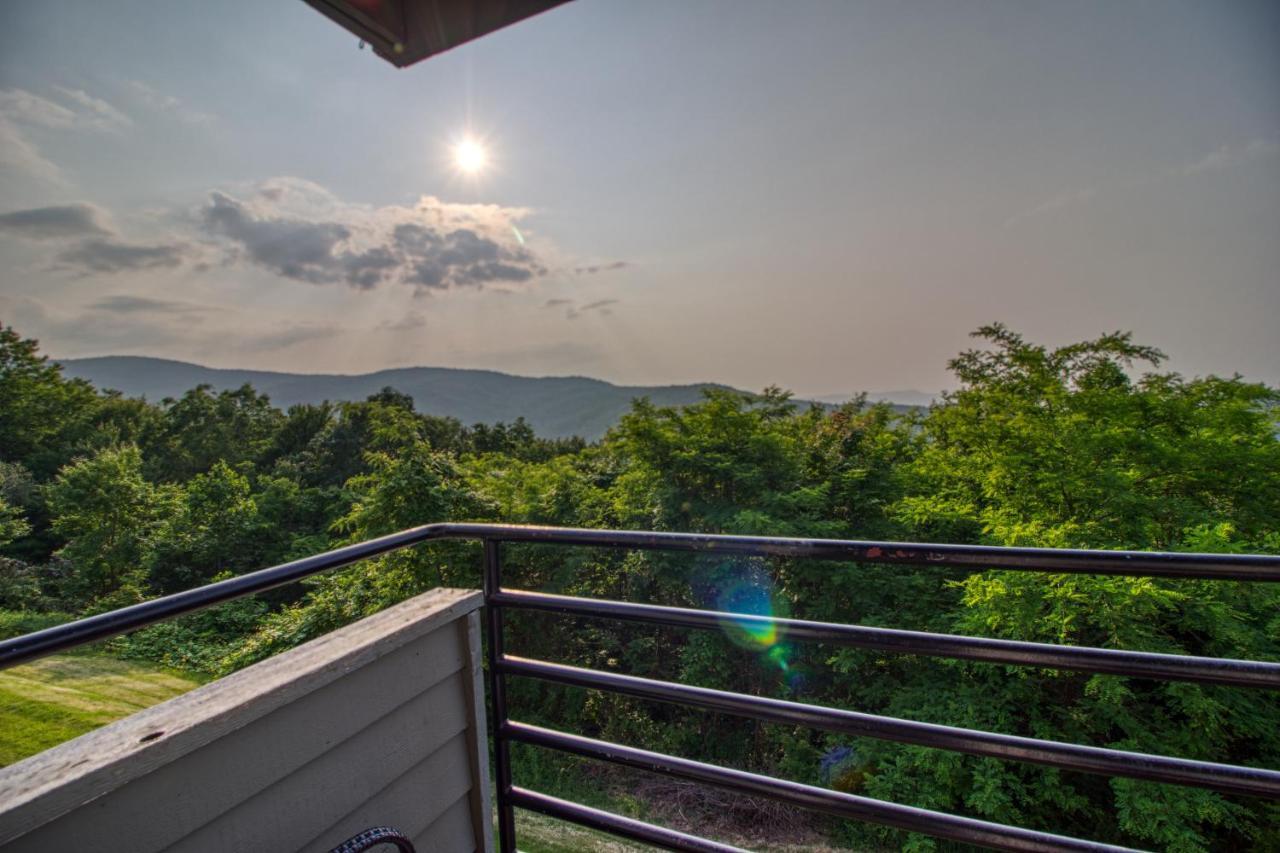 Breathtaking Sunsets, Views, Pool, Heaven Awaits! Vila Gatlinburg Exterior foto